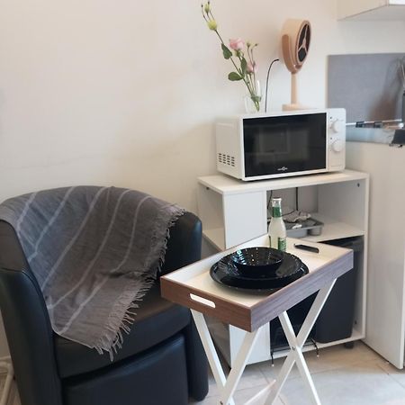 Studio De 14M2 Dans Une Maison Кан сюр Мер Екстериор снимка