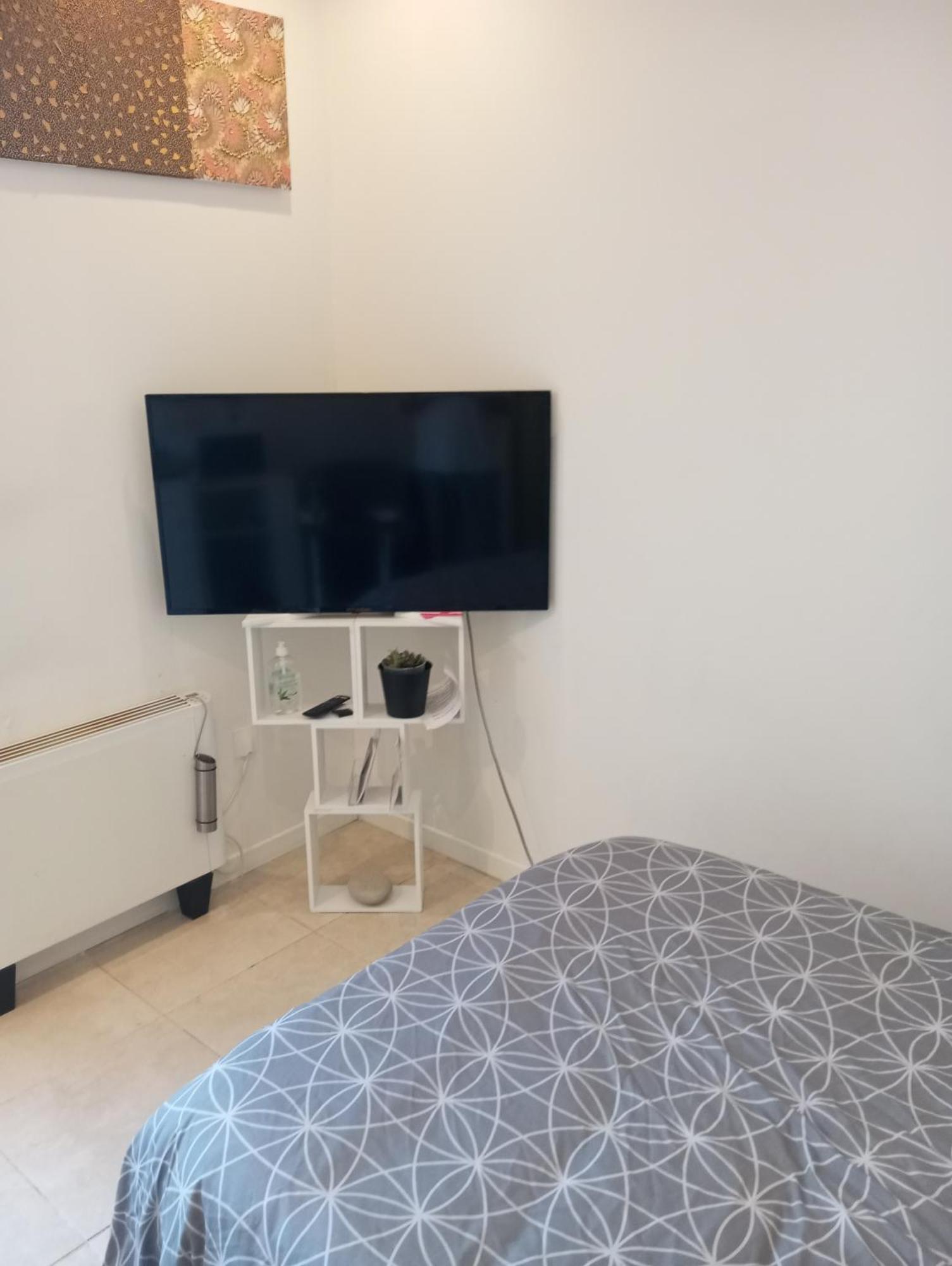 Studio De 14M2 Dans Une Maison Кан сюр Мер Екстериор снимка