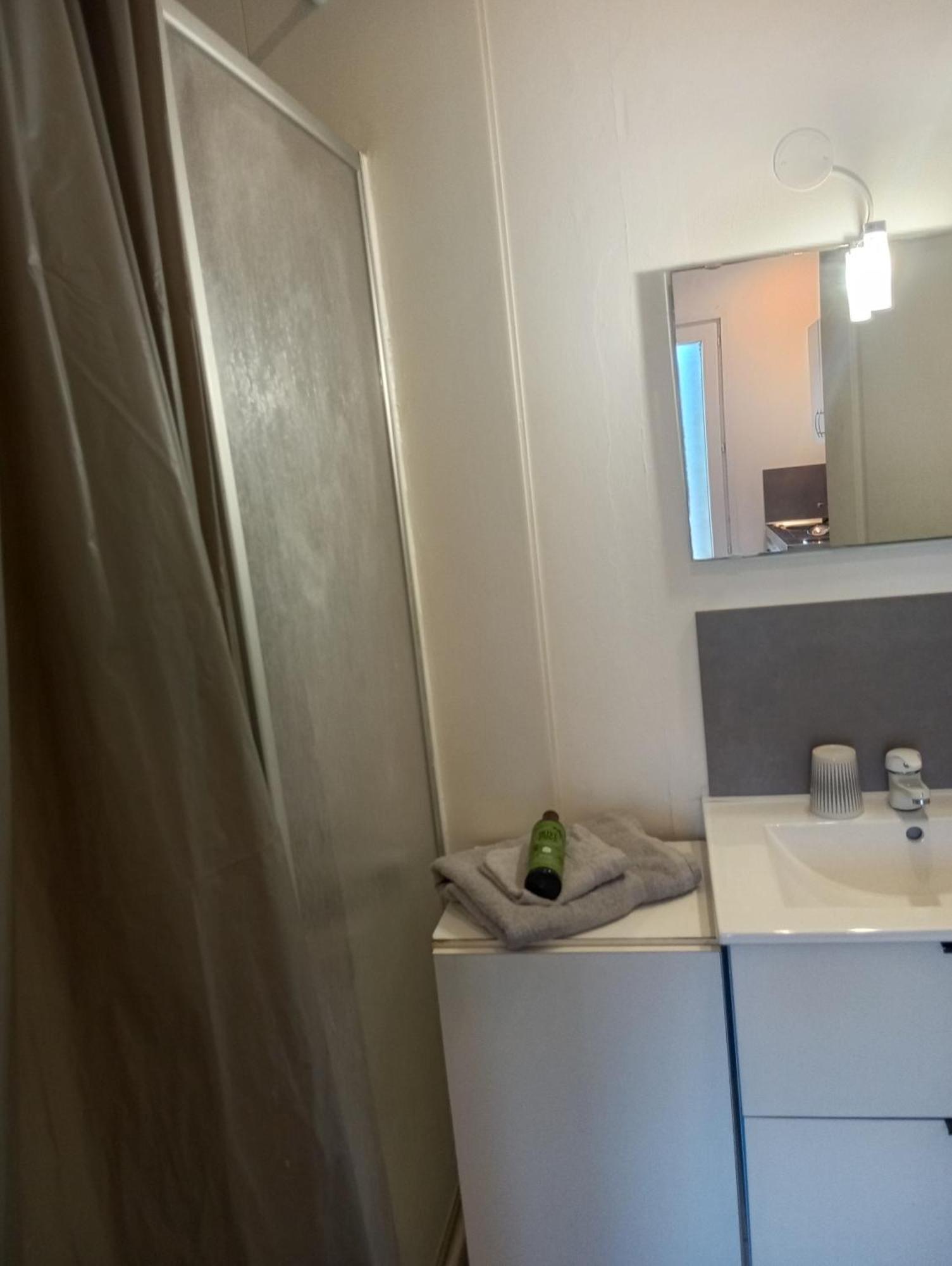 Studio De 14M2 Dans Une Maison Кан сюр Мер Екстериор снимка