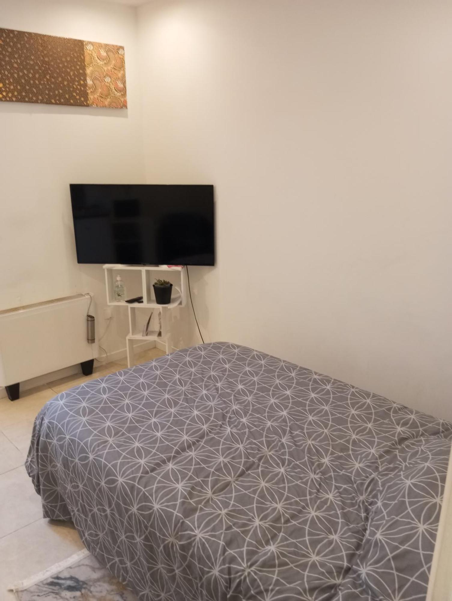 Studio De 14M2 Dans Une Maison Кан сюр Мер Екстериор снимка