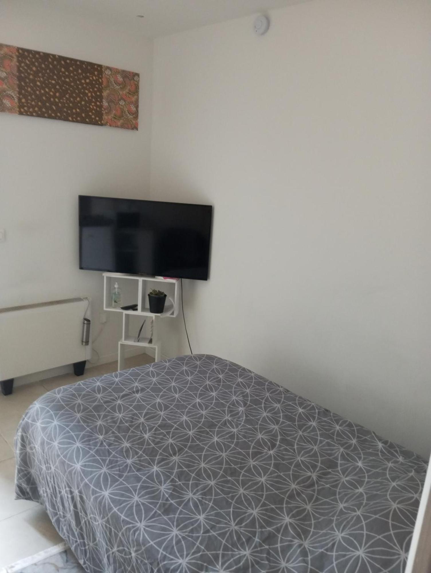 Studio De 14M2 Dans Une Maison Кан сюр Мер Екстериор снимка