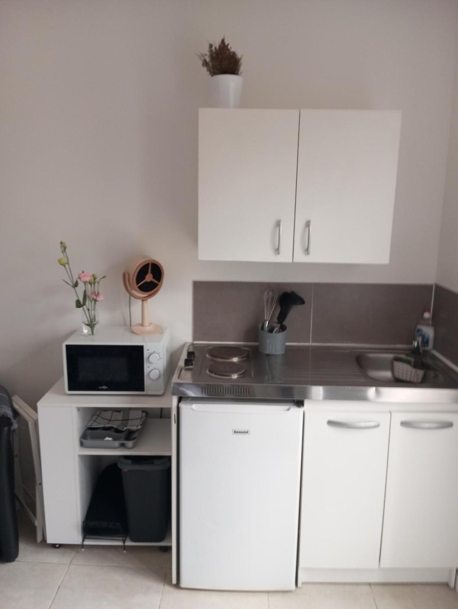Studio De 14M2 Dans Une Maison Кан сюр Мер Екстериор снимка