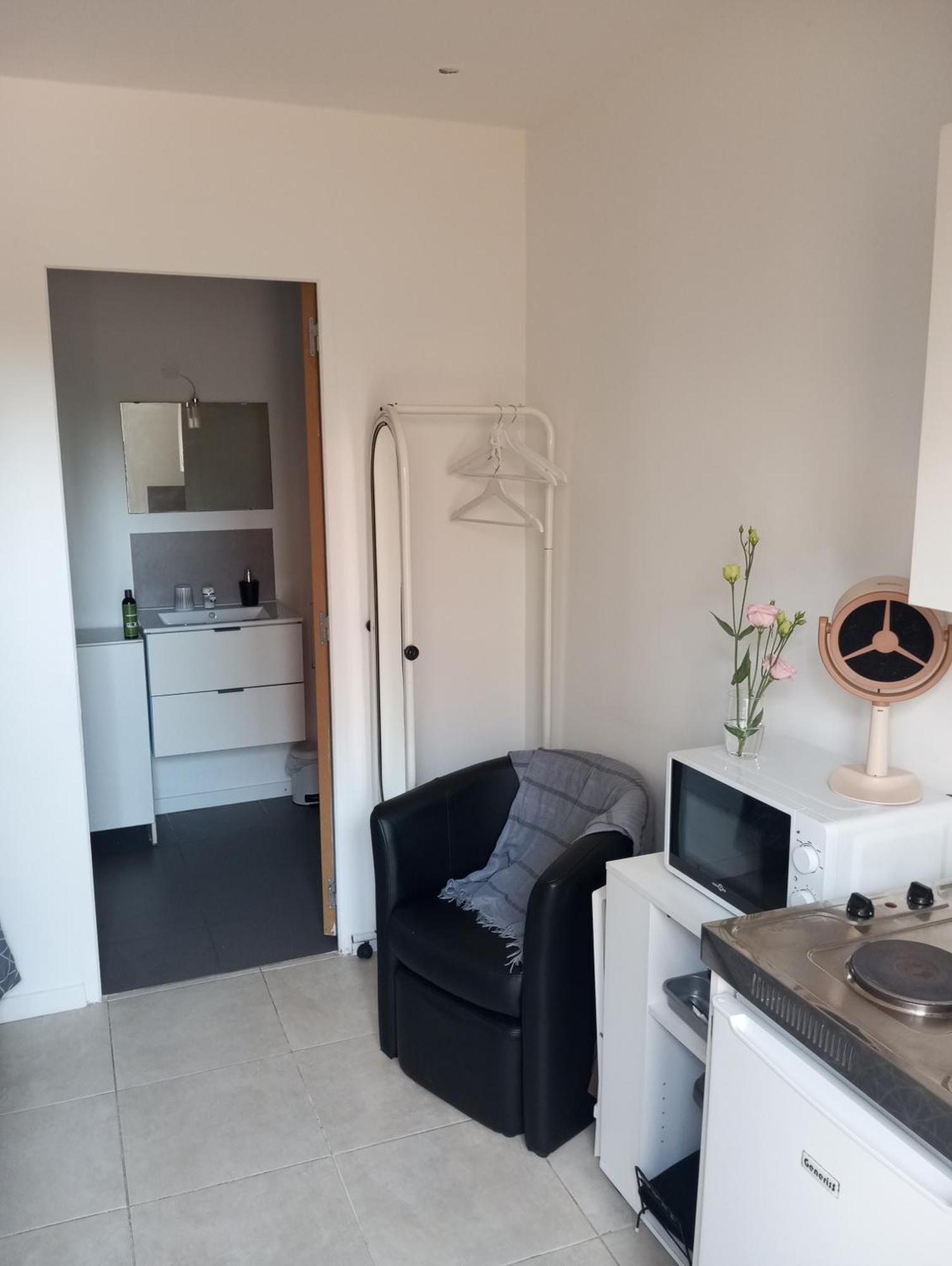Studio De 14M2 Dans Une Maison Кан сюр Мер Екстериор снимка